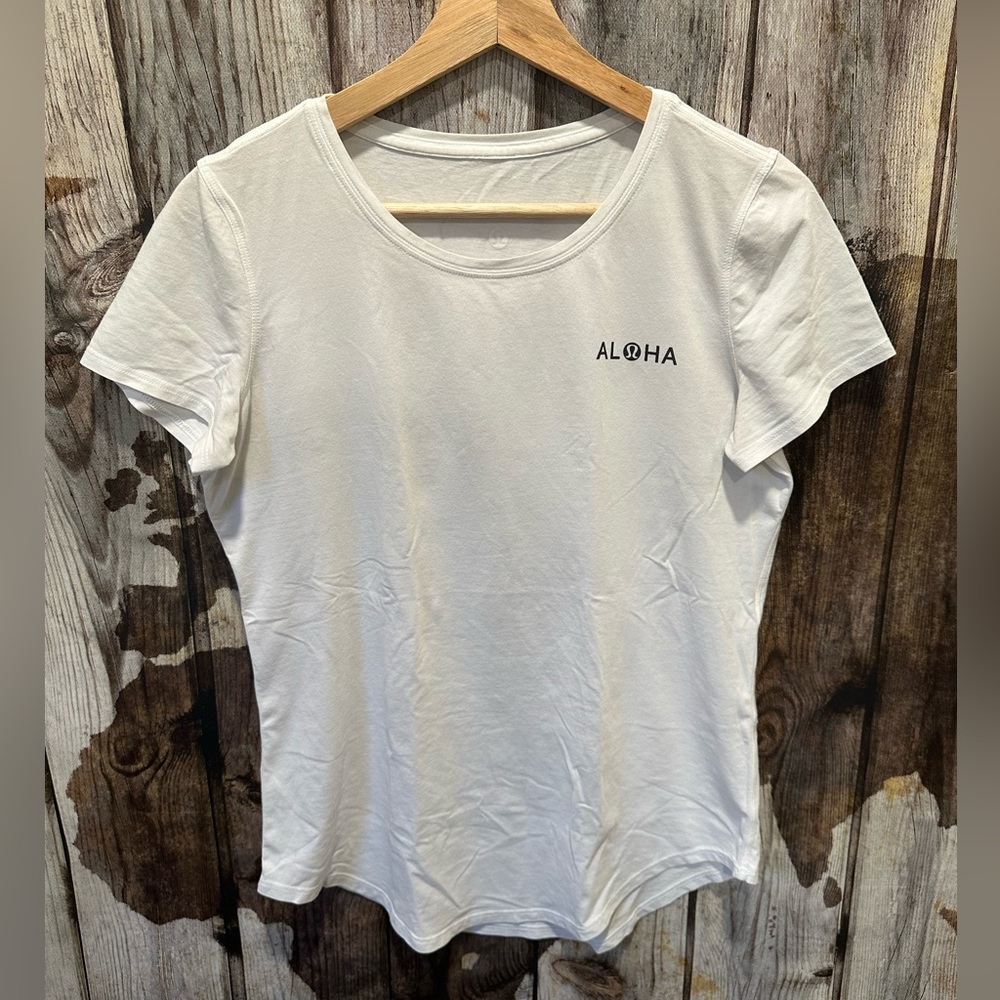 Medium Lululemon special edition Aloha scoop neck
